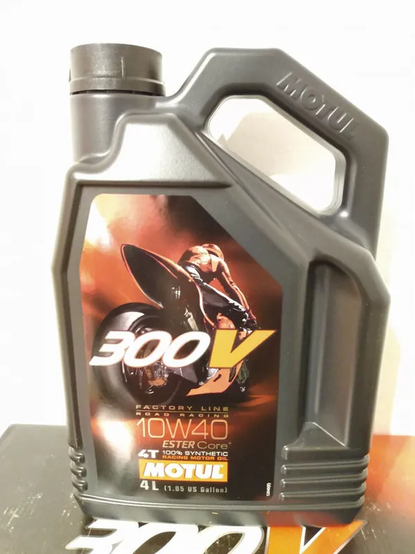 Gratis Versand 4 Liter Kanister Motul 300V 10W40 Factory Line Road Racing