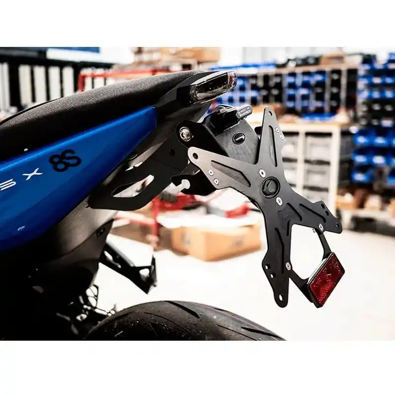 Kostenloser Rückversand Porta matrícula EVOTECH para Suzuki GSX-8S 2023-2024