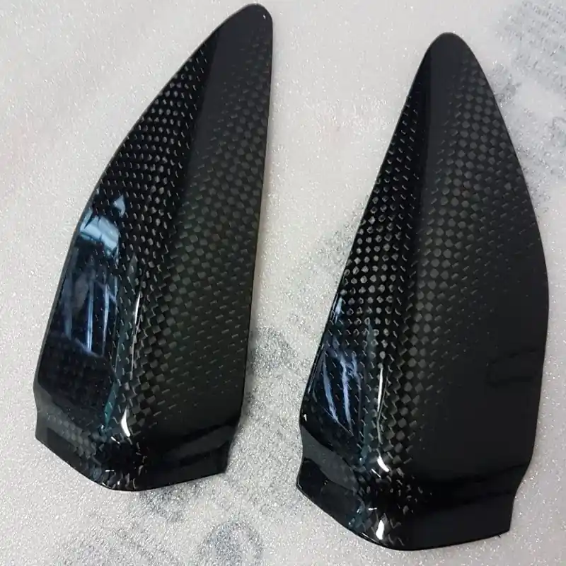 Sale Deslizadores de Depósito Carbono CARBON 2 RACE YAMAHA YZF-R1 / M 2015-2024 VER. 2 (pequeño)