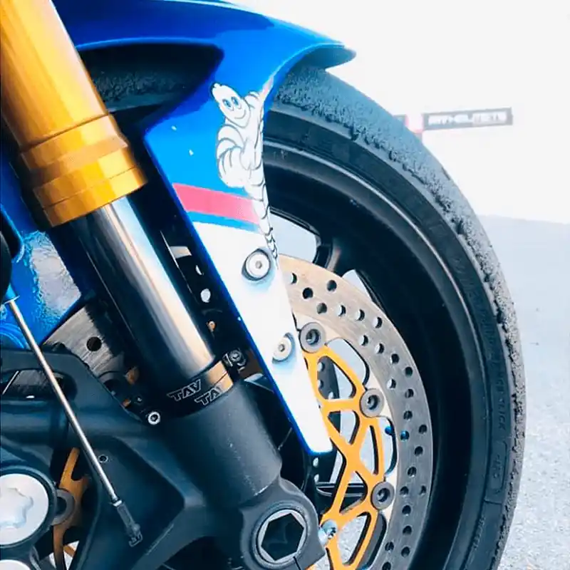 Bridas de guardabarros delantero para YAMAHA R1/R6 15-20 Schneller Versand